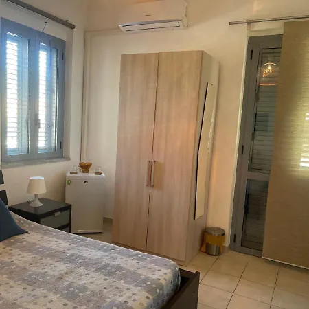 Dell'infopoint-la Via Silente Bed & Breakfast