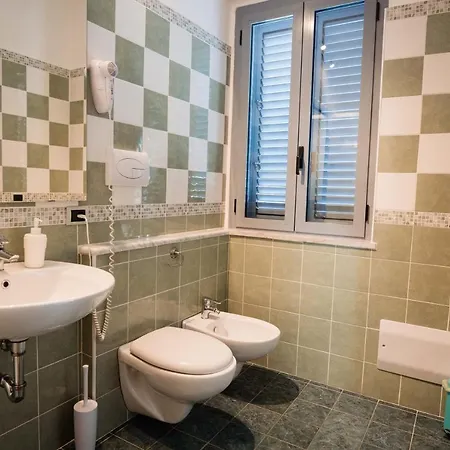 Dell'infopoint-la Via Silente Bed & Breakfast