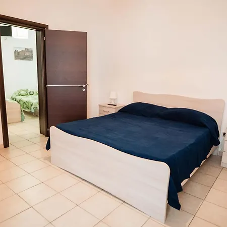 Palazzo Resilente- Dell'infopoint B&B 카스텔누보실레토