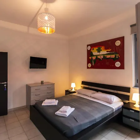 Bed and breakfast Palazzo Resilente- Dell'infopoint 3*