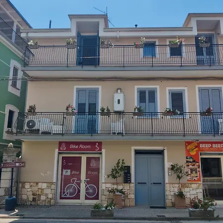 Bed and breakfast Palazzo Resilente- Dell'infopoint 3*